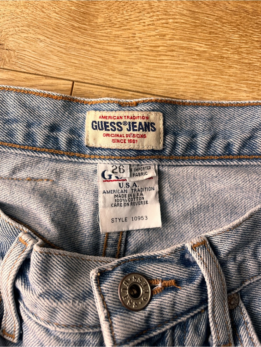 Vintage Guess Women’s Denim Shorts - Picture 4 of 5
